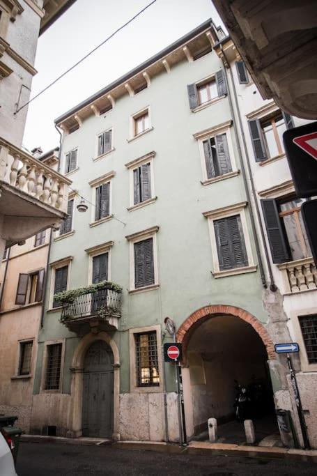 Piazza Erbe Luxury Apartment Vérone Extérieur photo